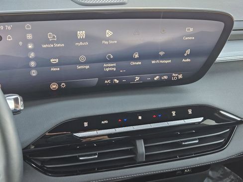 Used 2025 Buick Enclave Preferred image 21