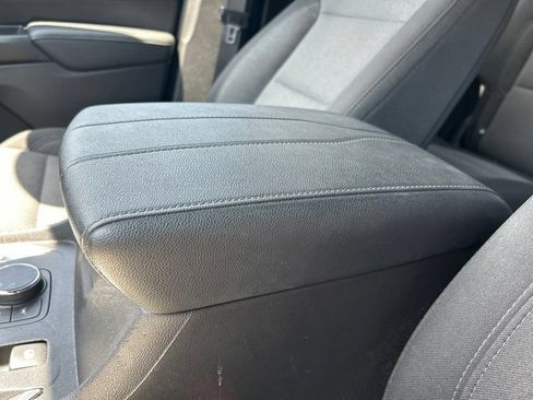 Used 2023 Chevrolet Traverse LT FWD image 38