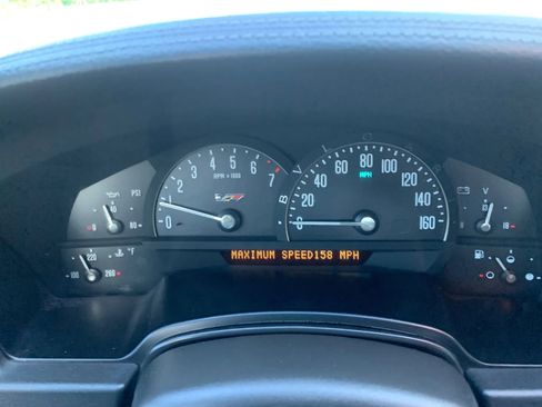 Used 2006 Cadillac XLR V image 27