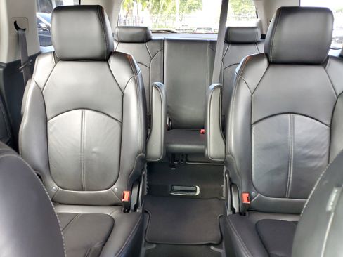 Used 2014 GMC Acadia SLT image 25