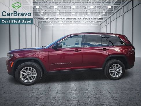 Used 2025 Jeep Grand Cherokee Laredo X w/ Luxury Tech Group I AWD/4WD image 3