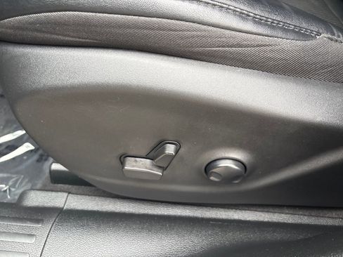 Used 2022 Jeep Cherokee Trailhawk w/ Premium Leather Package image 12