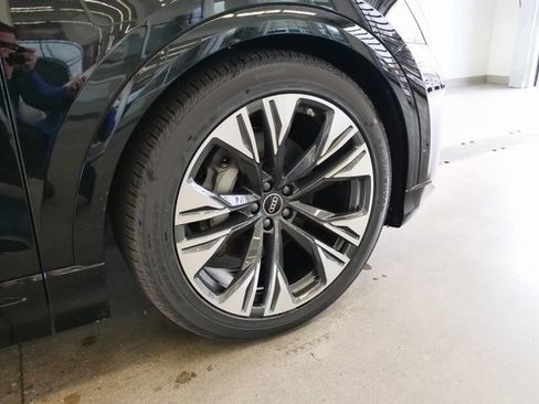 New 2026 Audi Q8 Premium Plus image 8