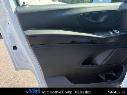 Used 2023 Mercedes-Benz Metris image 16