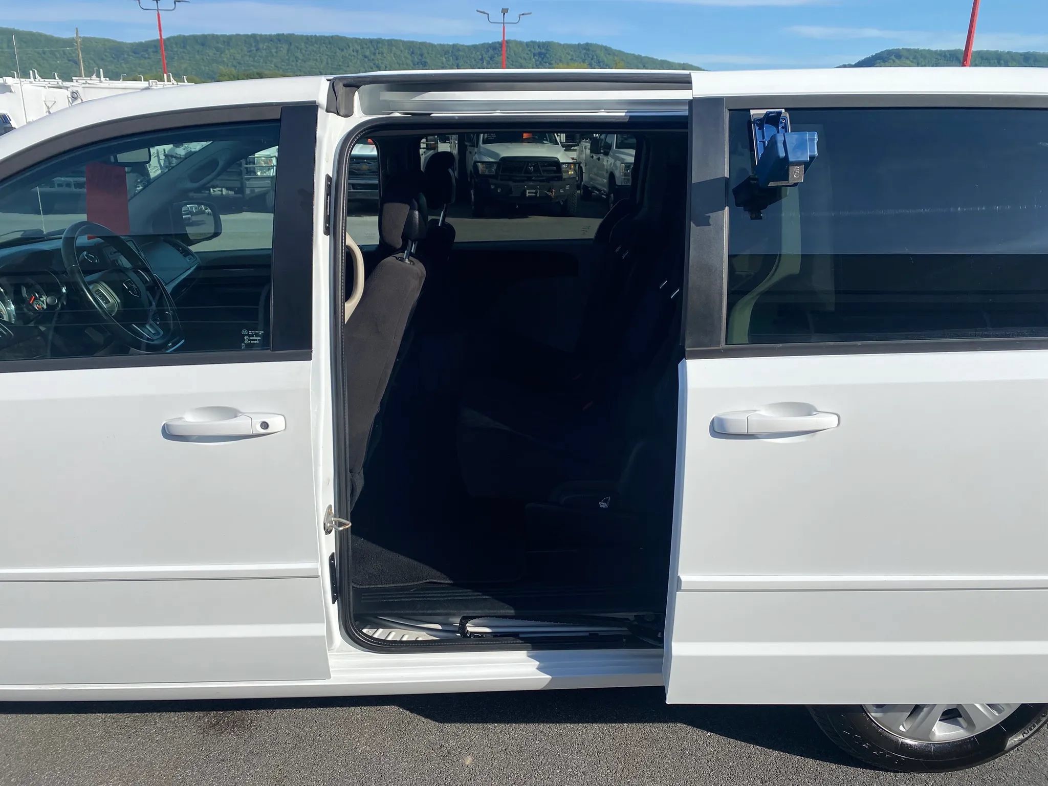 Used 2015 Dodge Grand Caravan SE w/ Quick Order Package 29E SE FWD image 22