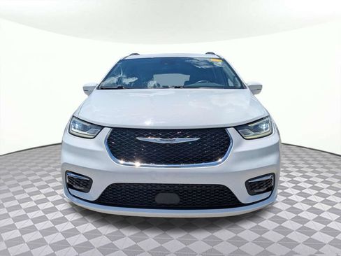 Used 2022 Chrysler Pacifica Touring-L AWD/4WD image 8