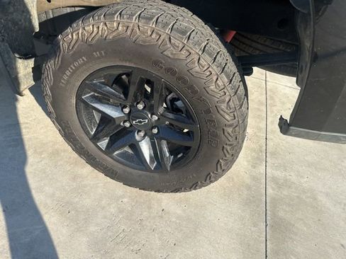 Used 2023 Chevrolet Silverado 1500 Custom Trail Boss image 25