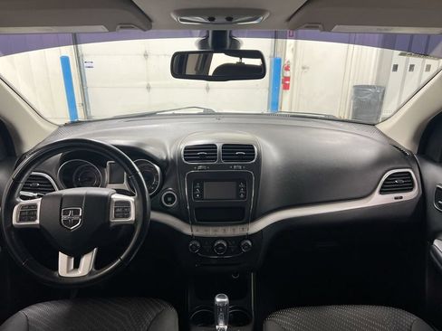 Used 2018 Dodge Journey SE w/ Connectivity Group FWD image 10