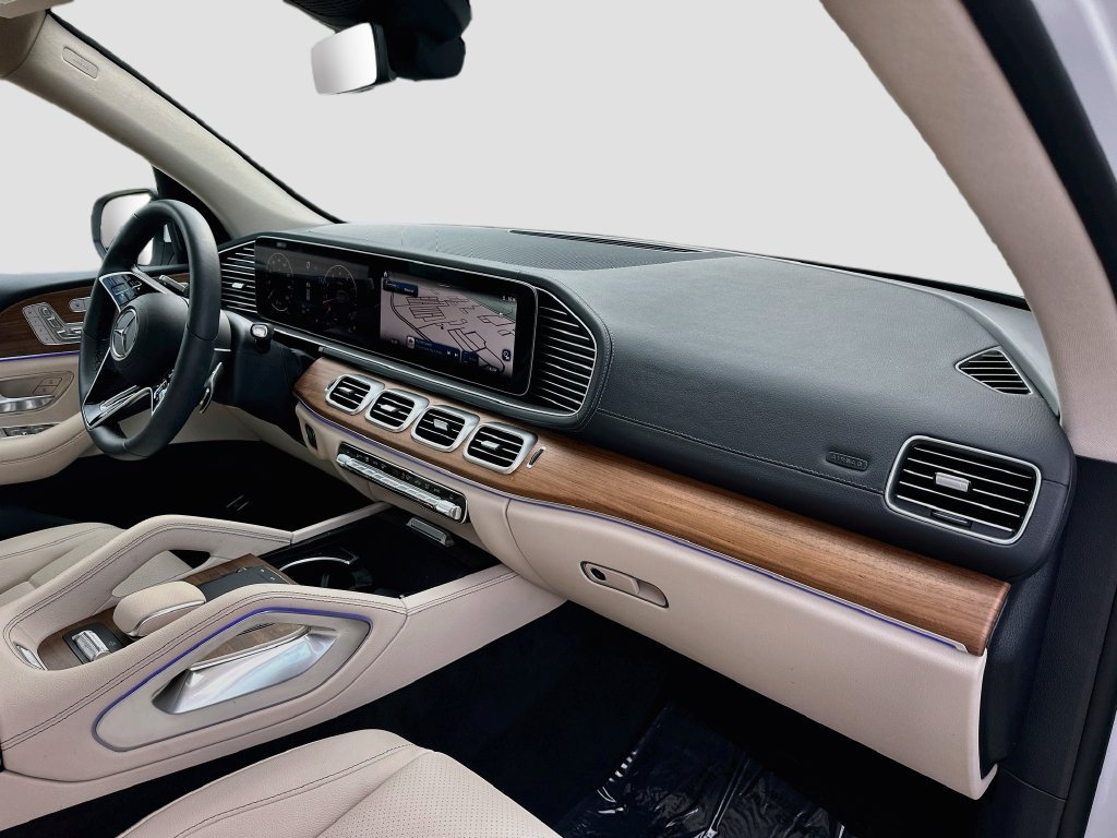 Certified 2026 Mercedes-Benz GLS 450 4MATIC image 32