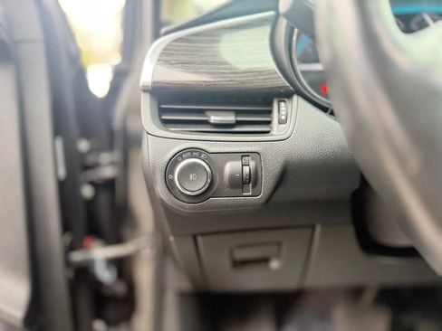 Used 2017 Buick Envision Essence FWD image 31