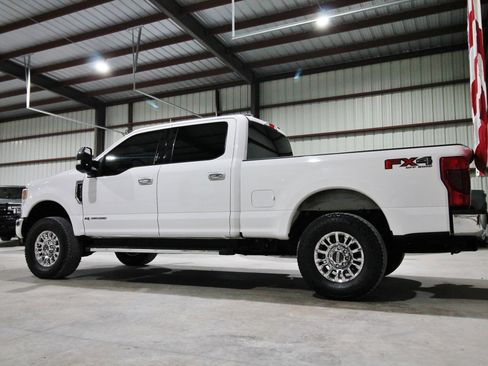 Used 2021 Ford F250 XLT w/ XLT Premium Package AWD/4WD image 7