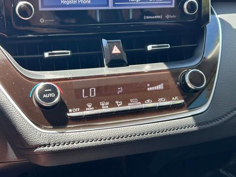 Used 2020 Toyota Corolla XLE FWD image 29