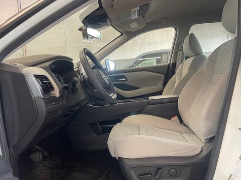 Certified 2022 Nissan Rogue SV FWD image 10