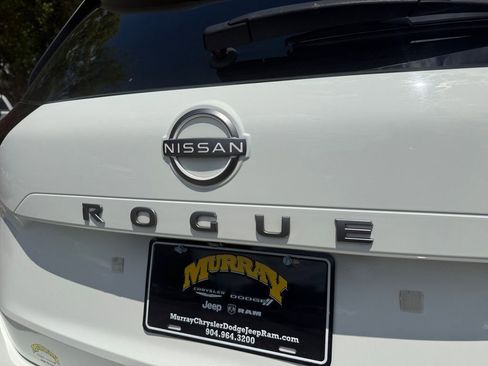 Used 2024 Nissan Rogue S FWD image 16