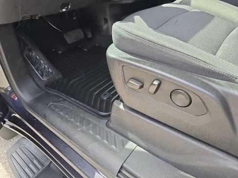 Used 2023 Chevrolet Silverado 1500 Custom RWD image 17
