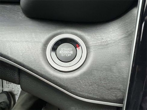 Certified 2023 Jeep Grand Cherokee Limited image 35