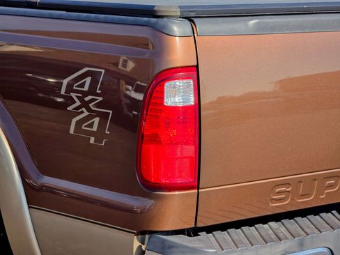 Used 2012 Ford F250 Lariat w/ Chrome Pkg image 17