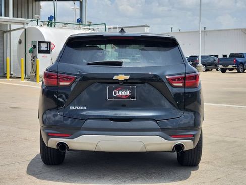 Used 2025 Chevrolet Blazer LT FWD image 6