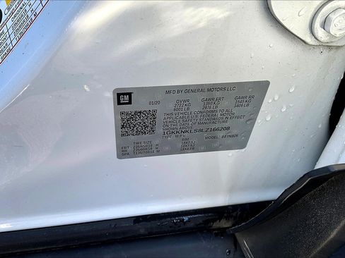 Used 2020 GMC Acadia SLE w/ Driver Convenience Package image 4