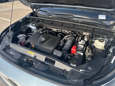 Used 2022 Toyota Highlander XLE image 49