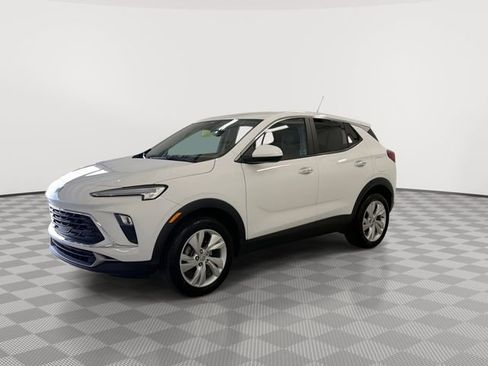 Certified 2025 Buick Encore GX Preferred AWD/4WD image 6