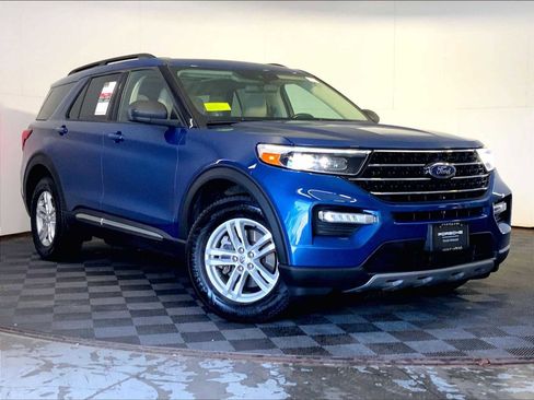 Used 2021 Ford Explorer XLT w/ Equipment Group 202A AWD/4WD image 9