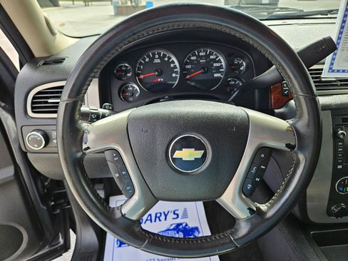Used 2011 Chevrolet Avalanche LT AWD/4WD image 22