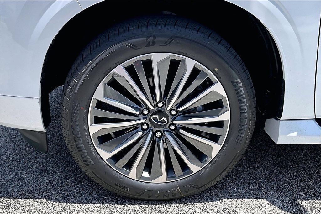 New 2027 INFINITI QX80 Luxe RWD image 16