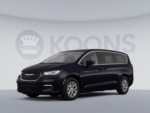 Used 2023 Chrysler Pacifica Touring-L FWD image 1