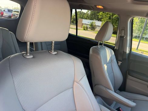 Used 2017 Honda Pilot Elite image 16