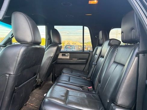 Used 2016 Ford Expedition EL XLT w/ Equipment Group 202A AWD/4WD image 10