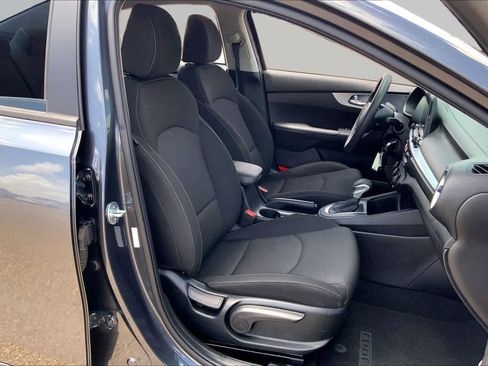 Certified 2023 Kia Forte LXS w/ LXS Technology Package FWD image 9