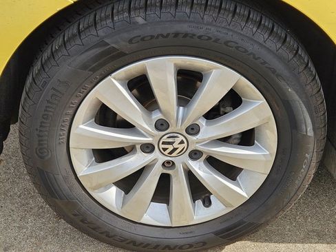 Used 2015 Volkswagen Beetle 1.8T FWD image 13