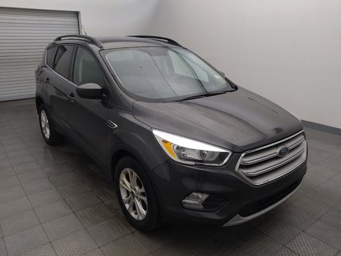 Used 2018 Ford Escape SE FWD image 13