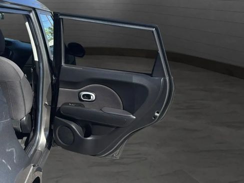 Used 2018 Kia Soul FWD image 27
