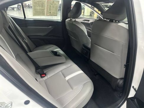 Used 2026 Toyota Camry SE FWD image 21