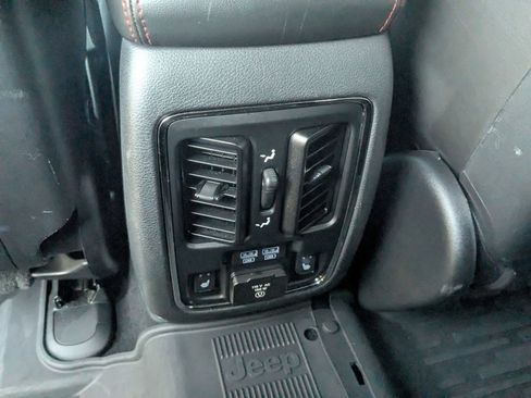 Used 2020 Jeep Grand Cherokee Trailhawk image 33