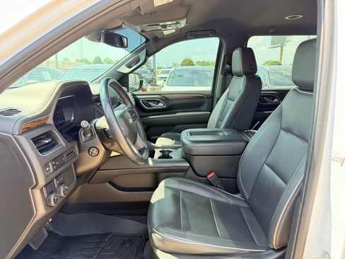 Used 2022 Chevrolet Suburban Premier RWD image 12