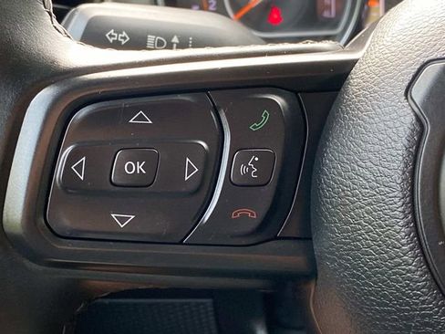 Used 2022 Jeep Wrangler Unlimited Sport image 19