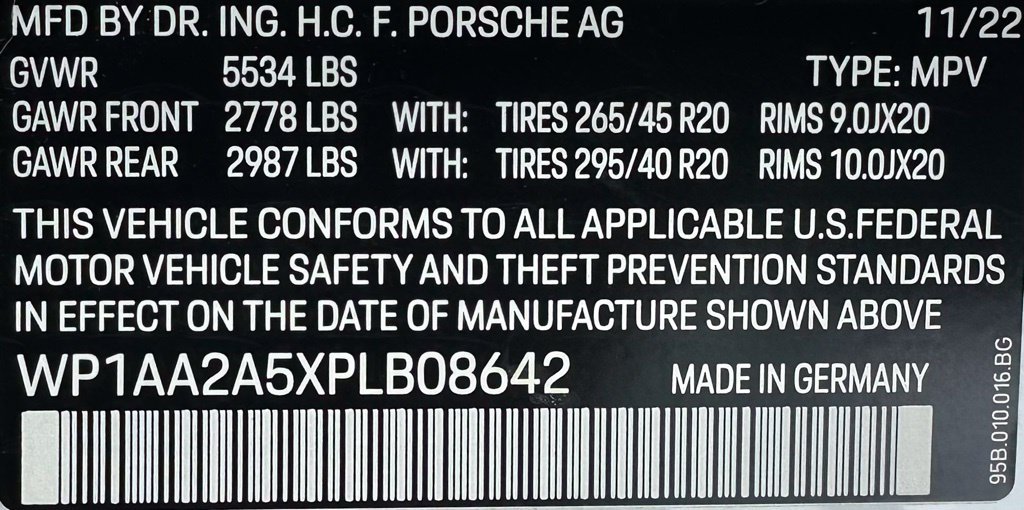 Used 2023 Porsche Macan AWD/4WD image 39