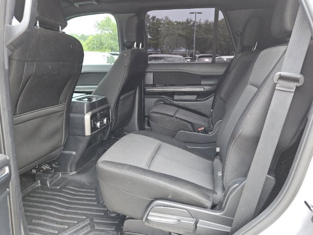 Used 2020 Ford Expedition XLT RWD image 4