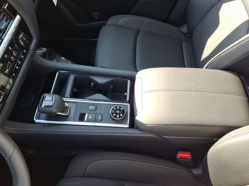 New 2026 Nissan Pathfinder SL image 15