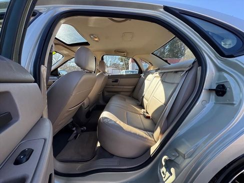 Used 2005 Ford Taurus SEL image 10