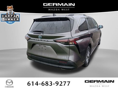 Used 2024 Toyota Sienna XLE w/ XLE Plus Package FWD image 12