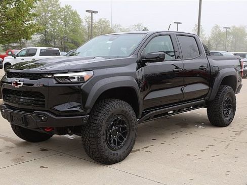 New 2024 Chevrolet Colorado ZR2 w/ ZR2 Bison Edition image 2