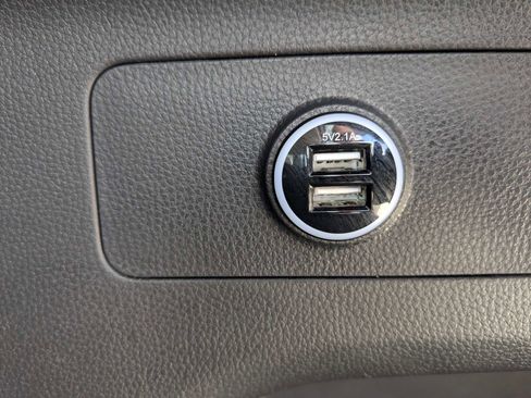 Used 2025 Toyota RAV4 XLE w/ Convenience Package FWD image 17