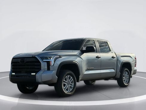Used 2025 Toyota Tundra SR5 AWD/4WD image 2