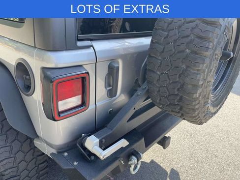 Used 2018 Jeep Wrangler Sport AWD/4WD image 12