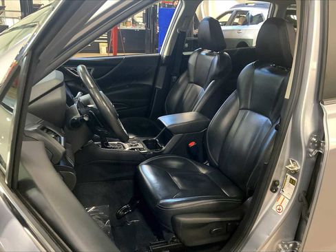 Used 2020 Subaru Forester Touring image 9