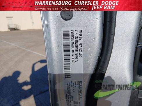 New 2026 Jeep Compass Latitude image 11